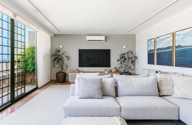 Beachfront triplex penthouse in Ipanema - Ipa010