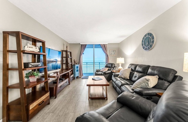Beachfront Vacation Rental, W/updated kitchen and bathrooms. Right on the beac