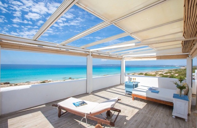 Beachfront villa in outstanding position