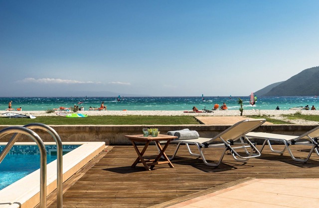 Beachfront Villa Zoe (2-3people)