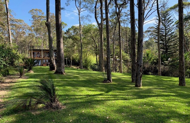 Beachgum: a cozy cabin on a wooded acre of beachfront with its own tennis court.