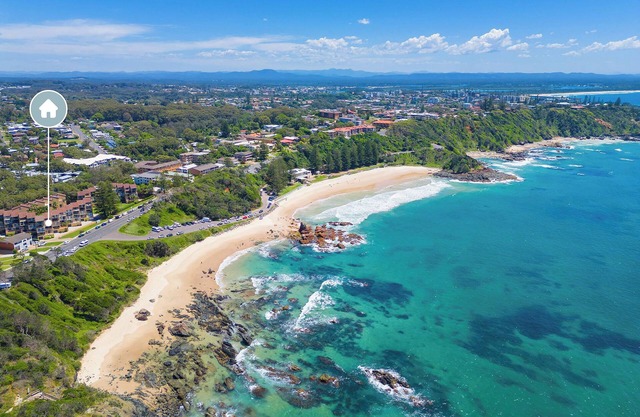 Beachpark 11 - 2 Bedroom unit, Amazing Views, Across from the beach