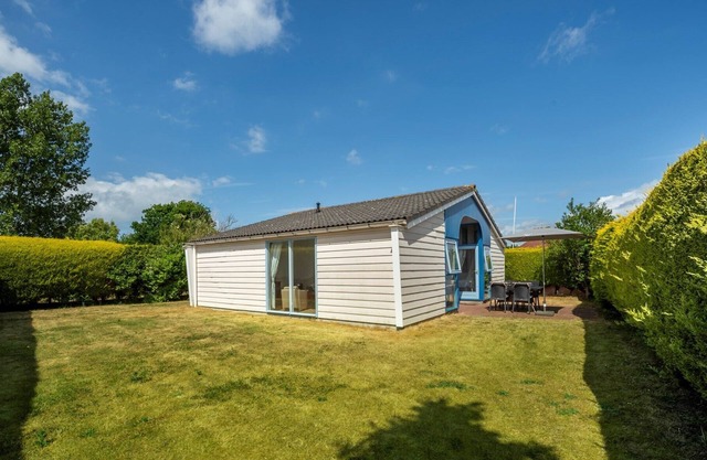 Beachpark 57 holiday chalet with privacy close to sea and beach