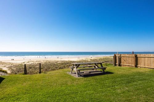 Beachside 3 Bedroom - Direct Beach Access