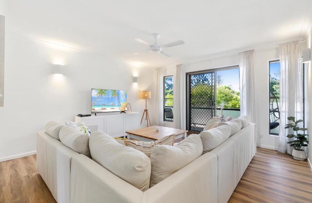 Beachside 3 bedroom unit - 'Cooinda'