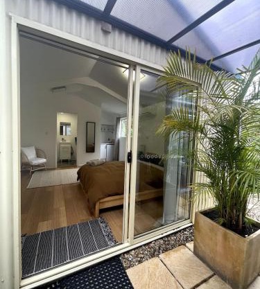Beachside Bedstay