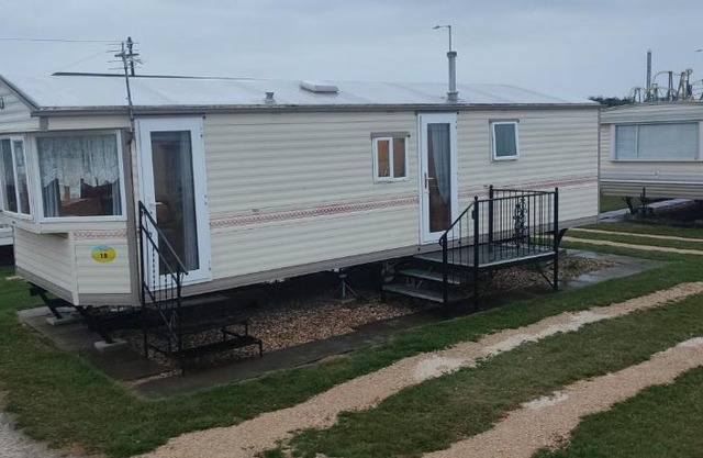 Beachside, Family-friendly, WiFi, 6 berth Caravans