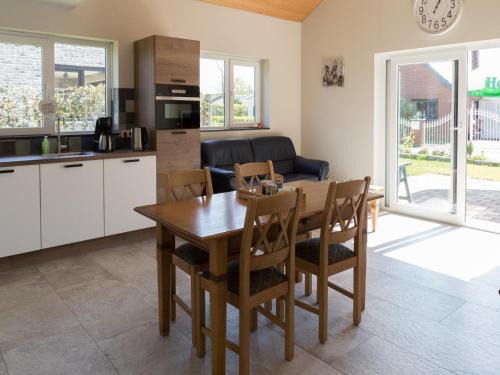 Beachside Getaway with Garden & barbecue, cleaning included