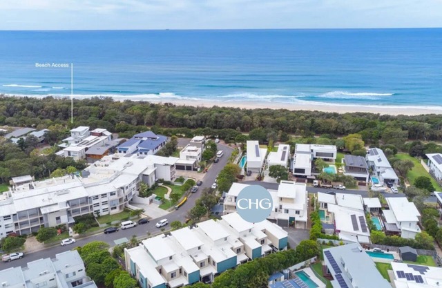 Beachside Haven Modern Townhouse with Pool