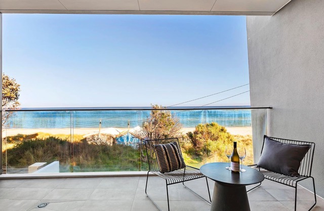 Beachside Lane | Luxury On the Beach with Views