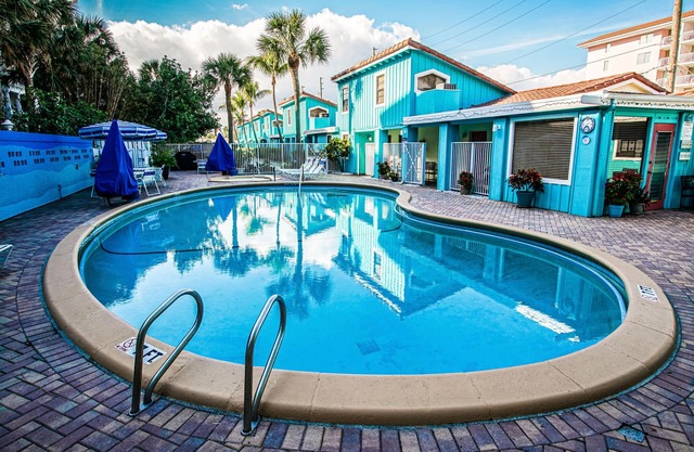 Beachside Rental w/Full Kitchen