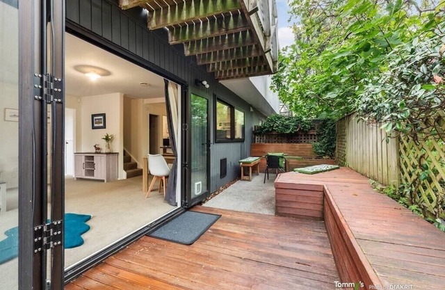 Beachside Retreat in Lyall Bay