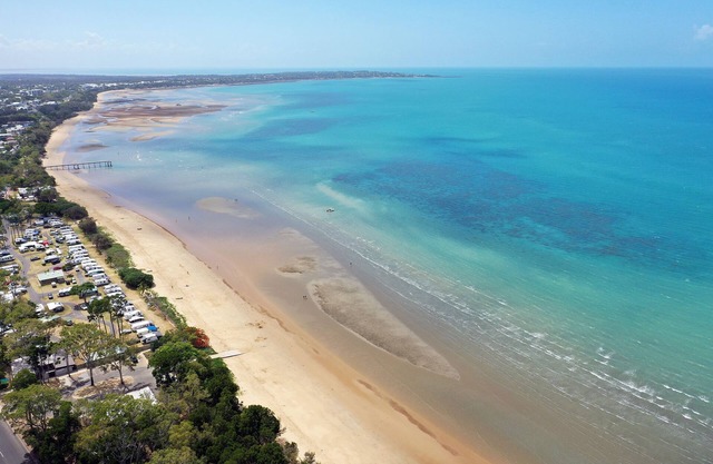 Beachside Retreat on Freshwater St, one street from the Beachfront. Free wifi