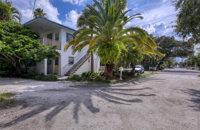 BeachTrail Lodging