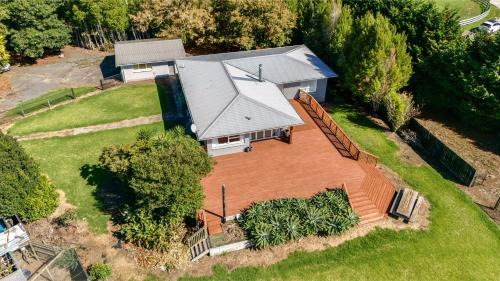 Beachview Bliss - Clarks Beach Holiday Home