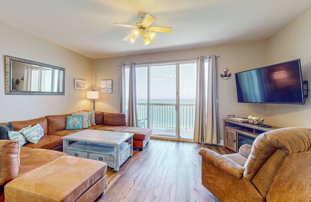 Beachy oceanfront condo w/beach access, shared pools and hot tub, & free WiFi