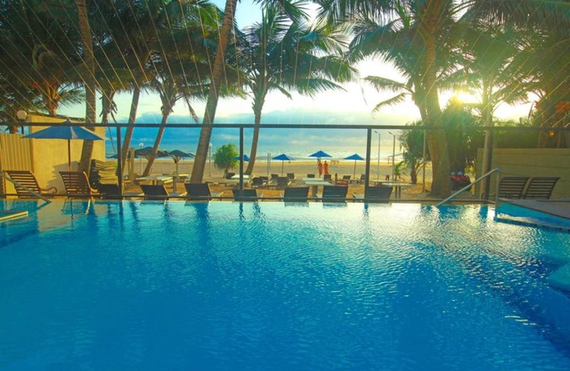 Beacon Beach Hotel