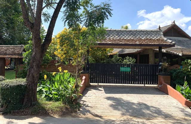 Beagles Green - Lanna Style Wooden Home and Garden