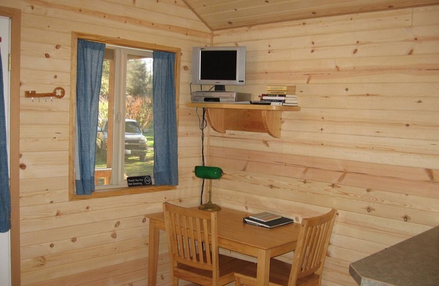 Bear Cabin- 1 bedroom