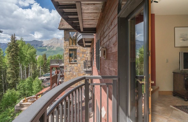 Bear Creek Lodge 305ab 2 Bedroom Condo by Alpine Lodging Telluride