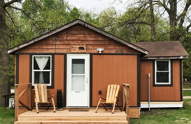 Bear Den Cabin - 3 blocks from the iconic Federal Dam and Leech Lake!