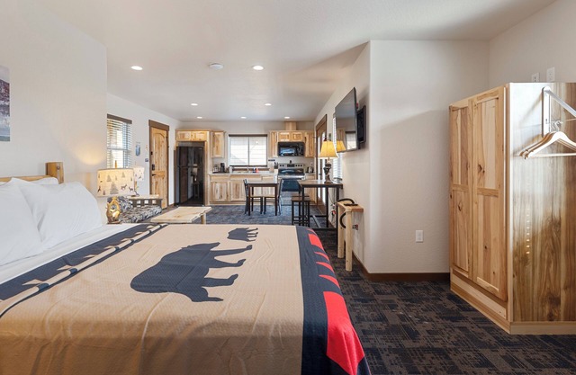 Bear Mountain -Suite 3