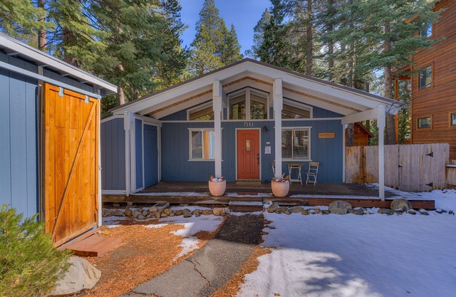 Bear's Den: 2 BR, 1 BA in Tahoma, Sleeps 4