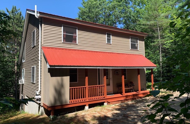 Bearadise Lodge - Close to Beaches & Skiing, Minutes from N. Conway, NH