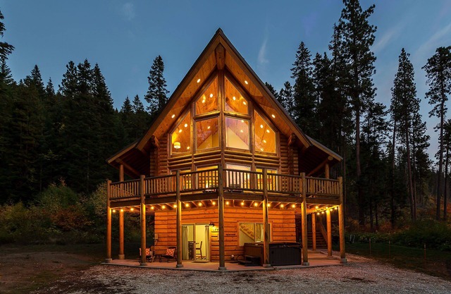 Bearfoot Chalet-Private, Hot Tub, WIFI, Dogs OK