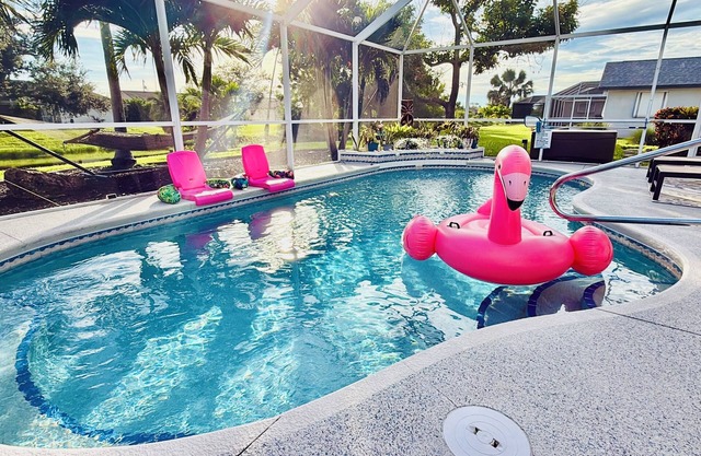 BEAT THE SUMMERTIME HEAT Waterfront Escape! Pool, Canal, Gulf Beaches & Fishing!