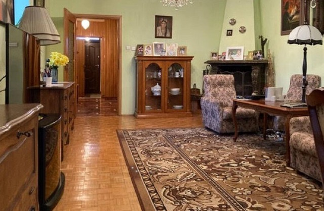 Beatiful, large villa in northern Warsaw. Quiet neighborhood.