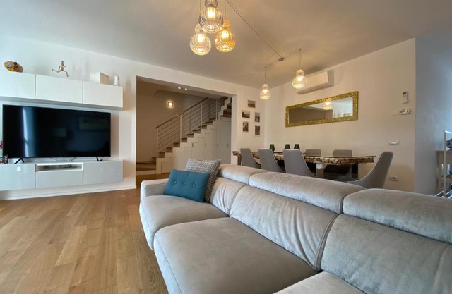 Beatrice Luxury Home