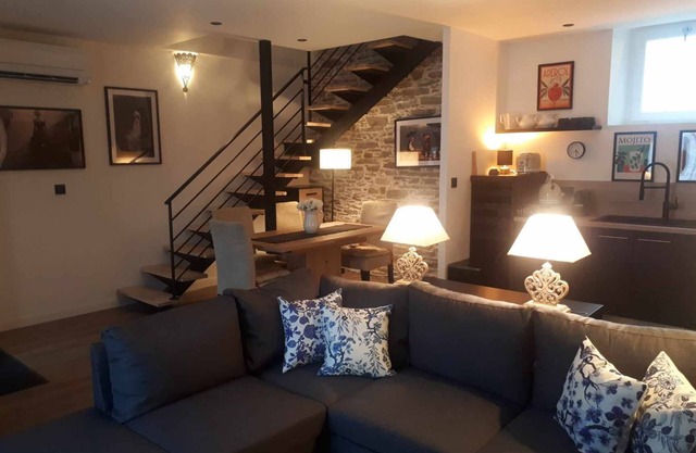 Beau Duplex Avec Parking Entièrement Restauré, Résidence Calme et Sécurisée