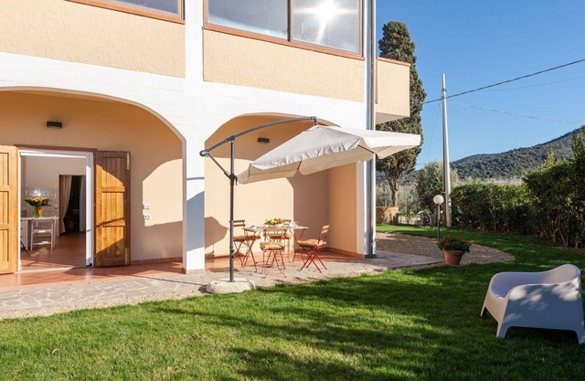 Beautiful apartment for 6 guests with A/C, WIFI, TV, terrace, pets allowed and parking