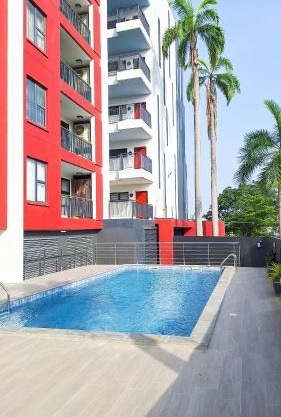 Beaufort Luxury Hideout, Restaurant, FREE Swimming pools & Gym, 10 mins from Airport, 24-7 Security Guards, Backup Power, Close to Tourist Attractions, City View