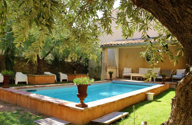 Beautiful house with swimming pool, right in the center of the village
