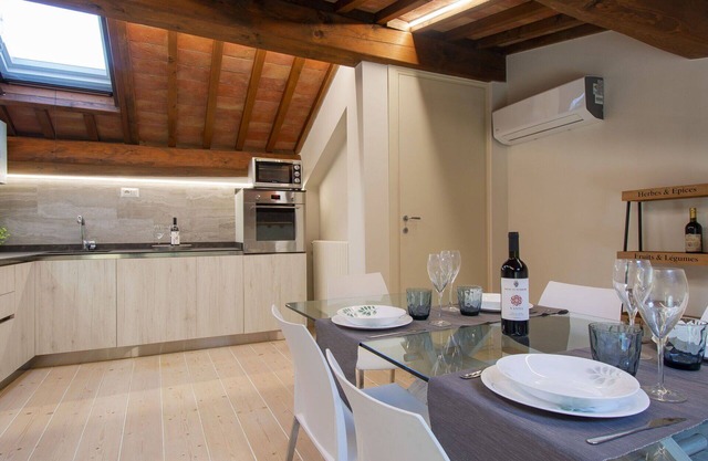 Beautiful apartment for 6 guests with A/C, WIFI, TV, patio, pets allowed, panoramic view and par.