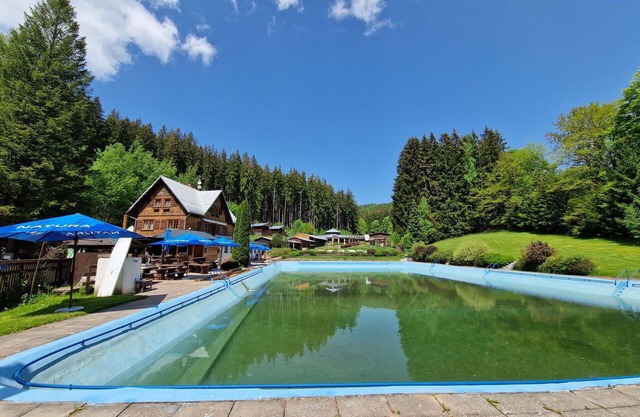 Beautiful private villa for 21 guests with pool, WIFI, TV, terrace and pets allowed