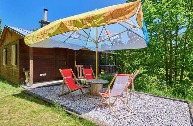 Beautiful private villa for 4 people with pool, WIFI, TV, patio and pets allowed