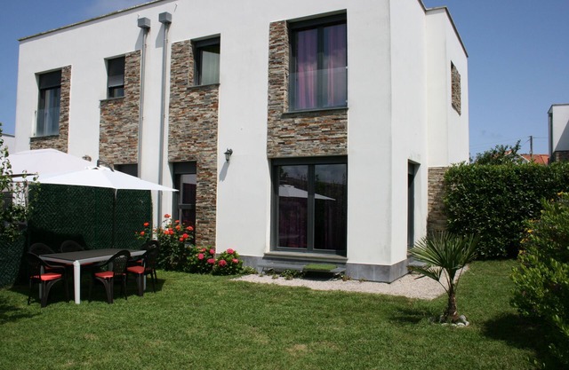 BEAUTIFUL VILLA IN ENVIRONMENT AND PICNIC WITH GARDEN near the sea