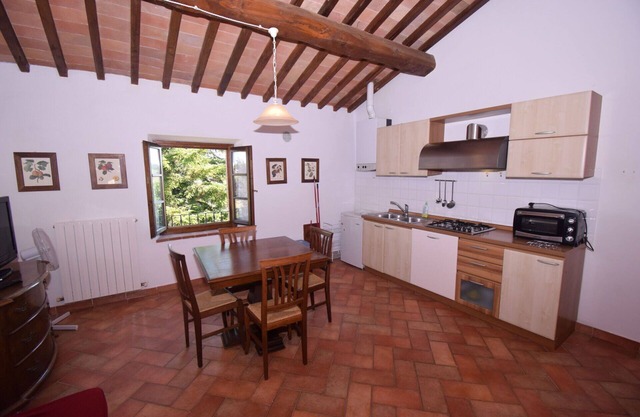 Beautiful apartment for 3 guests with WIFI, A/C, pool, TV, pets allowed and parking, close to Si.