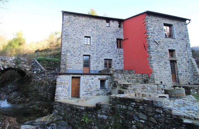 Beautiful apartment for 4 guests with WIFI, TV, patio and parking