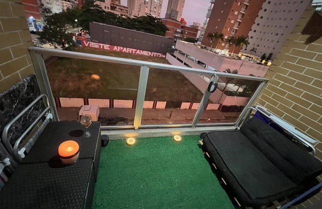 Beautiful apt 1 dom Enseada, 500m beach, market etc.