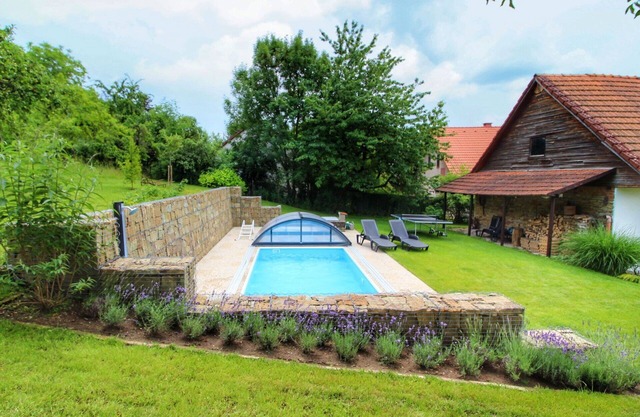 Beautiful private villa for 5 guests with WIFI, A/C, private pool, TV and terrace