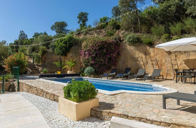 Beautiful private villa for 8 people with private pool, WIFI, A/C, patio, panoramic view and par.