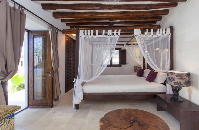 Beautiful Ibiza Villa | Can Reyna | 4 Bedrooms | Private Pool & Lovely Rural.