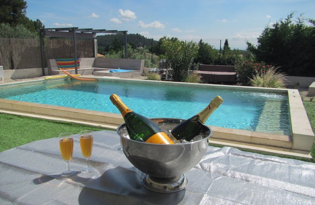 Beautiful T1 '"air conditioned and heated pool" in DRC of modern villa
