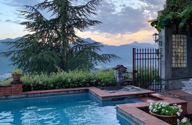 Beautiful Serena, amazing view with a private heated pool,ac and outside dining