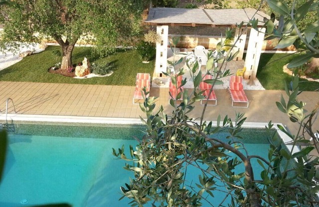 Beautiful Villa & Fabulous Pool with stunning gardens in Francavilla Fontana