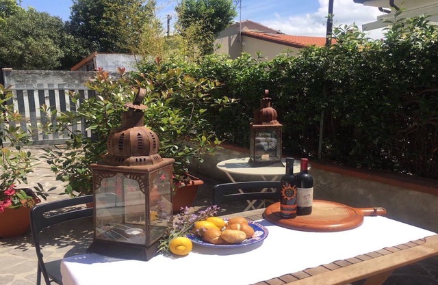 Beautiful detached house with private garden! Torre del Lago Puccini